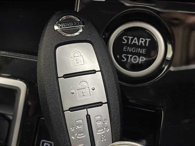 日産 セレナ ハイウェイスター V 秋田県 2020(令2)年 5.2万km マルーンレッド 2トーン ４WD/純正ナビ(Bluetooth/CD/DVD)/全方位カメラ/ステアリングヒーター/クルーズコントロール/アイドリングストップ/衝突被害軽減システム/両側パワースライドドア/純正AW/前後コーナーセンサー/サンシェード/ミュージックプレイヤー接続/LEDヘッドライト/スマートキー/スペアキー