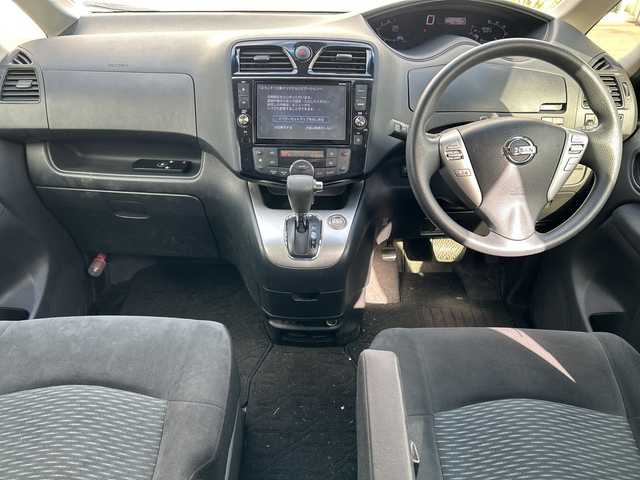 日産 セレナ ハイウェイスター Sエディション 千葉県 2015(平27)年 6.9万km ダイヤモンドブラック ８インチナビＭＭ５１５Ｄ－Ｌ　フリップダウンモニター　スマートミラー　クルコン　エマージェンシーブレーキ　パワースライドドア　ＢＴ　ＥＴＣ　ＤＶＤ　スマートキ　マット　純正１５インチＡＷ　オートライト