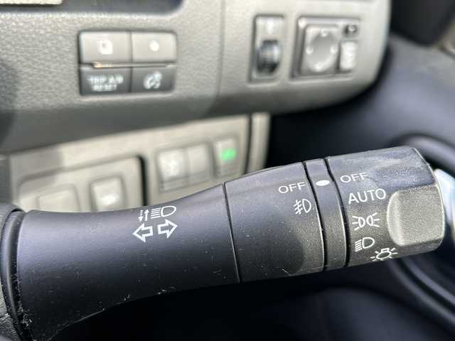 日産 セレナ ハイウェイスター Sエディション 千葉県 2015(平27)年 6.9万km ダイヤモンドブラック ８インチナビＭＭ５１５Ｄ－Ｌ　フリップダウンモニター　スマートミラー　クルコン　エマージェンシーブレーキ　パワースライドドア　ＢＴ　ＥＴＣ　ＤＶＤ　スマートキ　マット　純正１５インチＡＷ　オートライト