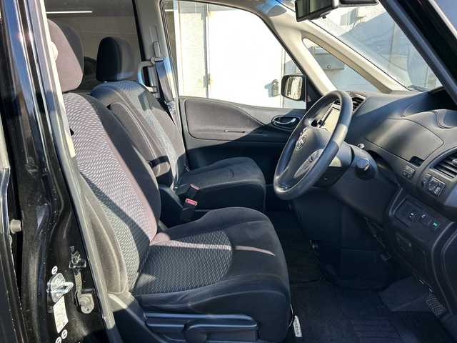 日産 セレナ ハイウェイスター Sエディション 千葉県 2015(平27)年 6.9万km ダイヤモンドブラック ８インチナビＭＭ５１５Ｄ－Ｌ　フリップダウンモニター　スマートミラー　クルコン　エマージェンシーブレーキ　パワースライドドア　ＢＴ　ＥＴＣ　ＤＶＤ　スマートキ　マット　純正１５インチＡＷ　オートライト