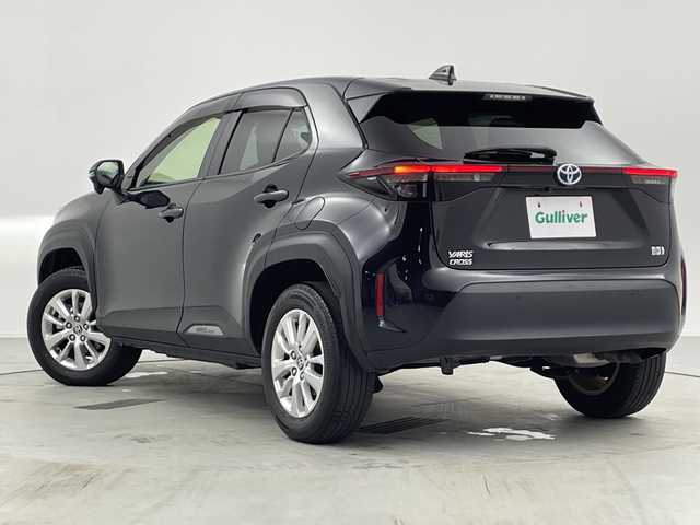 トヨタ ヤリスクロス ハイブリッド G 愛知県 2022(令4)年 2.4万km ブラックマイカ 純正８型ディスプレイオーディオ/ＢＴ/USB/AM/FM/Apple Car Play/Android Auto/バックカメラ　/トヨタセーフティセンス　/・プリクラッシュセーフティ/・レーントレーシングアシスト（LTA）/・レーダークルーズコントロール/・パーキングサポートブレーキ（PKSB）/・クリアランスソナー/・オートマチックハイビーム（AHB）/・ロードサインアシスト（RSA）/ＬＥＤオートライト　/革巻きステアリング/ステアリングスイッチ/電動パーキング　/オートホールド/プッシュスタート/スマートキー/電動格納ミラー/横滑り防止/純正ドアバイザー/純正フロアマット　/純正１６インチＡＷ