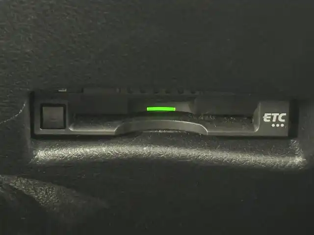 トヨタ シエンタ X 愛知県 2021(令3)年 2.9万km シルバーマイカM トヨタセーフティセンス/　・プリクラッシュセーフティ/　・レーンキープアシスト/片側パワースライドドア/純正ナビ/　（BT/フルセグTV/CD）/ビルトインETC/前方ドラレコ/バックカメラ/オートライト/オートハイビーム