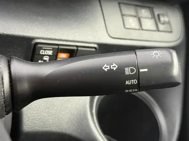 トヨタ シエンタ X 愛知県 2021(令3)年 2.9万km シルバーマイカM トヨタセーフティセンス/　・プリクラッシュセーフティ/　・レーンキープアシスト/片側パワースライドドア/純正ナビ/　（BT/フルセグTV/CD）/ビルトインETC/前方ドラレコ/バックカメラ/オートライト/オートハイビーム