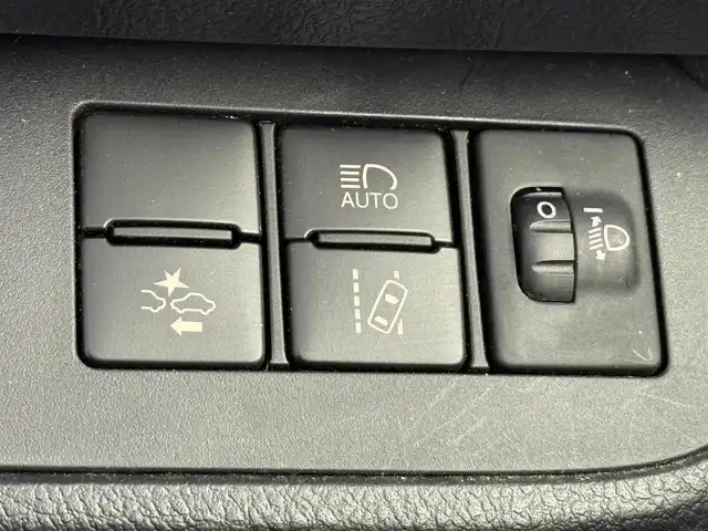 トヨタ シエンタ X 愛知県 2021(令3)年 2.9万km シルバーマイカM トヨタセーフティセンス/　・プリクラッシュセーフティ/　・レーンキープアシスト/片側パワースライドドア/純正ナビ/　（BT/フルセグTV/CD）/ビルトインETC/前方ドラレコ/バックカメラ/オートライト/オートハイビーム