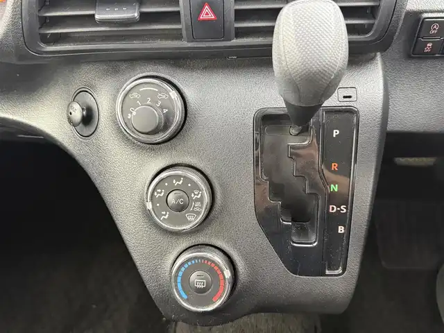 トヨタ シエンタ X 愛知県 2021(令3)年 2.9万km シルバーマイカM トヨタセーフティセンス/　・プリクラッシュセーフティ/　・レーンキープアシスト/片側パワースライドドア/純正ナビ/　（BT/フルセグTV/CD）/ビルトインETC/前方ドラレコ/バックカメラ/オートライト/オートハイビーム