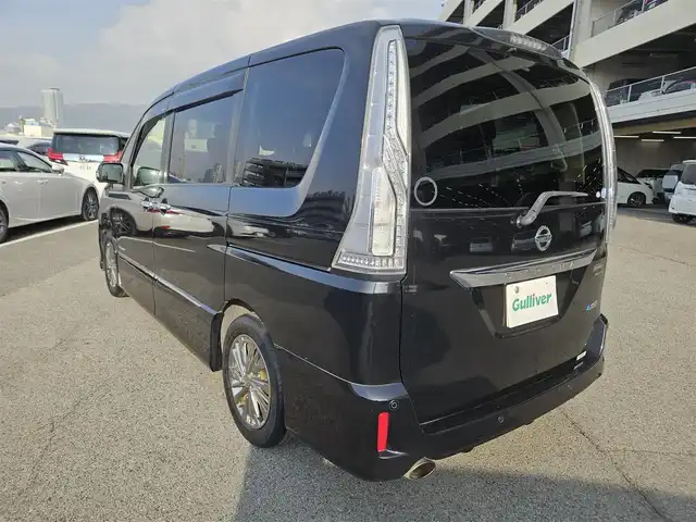 日産 セレナ ライダー BラインS HVAセーフ 福岡県 2015(平27)年 7.9万km ダイヤモンドブラック 純正ナビ/フルセグTV/両側パワースライドドア/専用アラウンドビューモニター/ビルトインETC/クルーズコントロール/フロント/バックソナー/衝突被害軽減ブレーキ/車線逸脱警報/踏み間違い衝突防止アシスト/LEDヘッドランプ/デュアルオートエアコン/革巻きステアリング/2列目折り畳み式パーソナルテーブル/純正16インチアルミホイール/スマートキー/イモビライザー/プッシュエンジンスターター/禁煙車