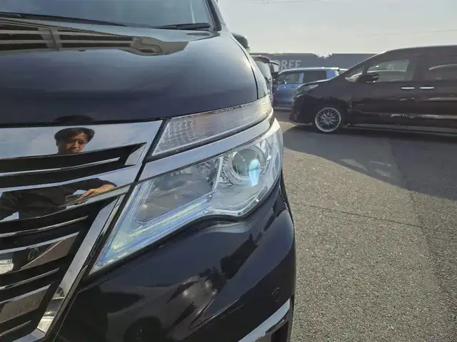 日産 セレナ ライダー BラインS HVAセーフ 福岡県 2015(平27)年 7.9万km ダイヤモンドブラック 純正ナビ/フルセグTV/両側パワースライドドア/専用アラウンドビューモニター/ビルトインETC/クルーズコントロール/フロント/バックソナー/衝突被害軽減ブレーキ/車線逸脱警報/踏み間違い衝突防止アシスト/LEDヘッドランプ/デュアルオートエアコン/革巻きステアリング/2列目折り畳み式パーソナルテーブル/純正16インチアルミホイール/スマートキー/イモビライザー/プッシュエンジンスターター/禁煙車