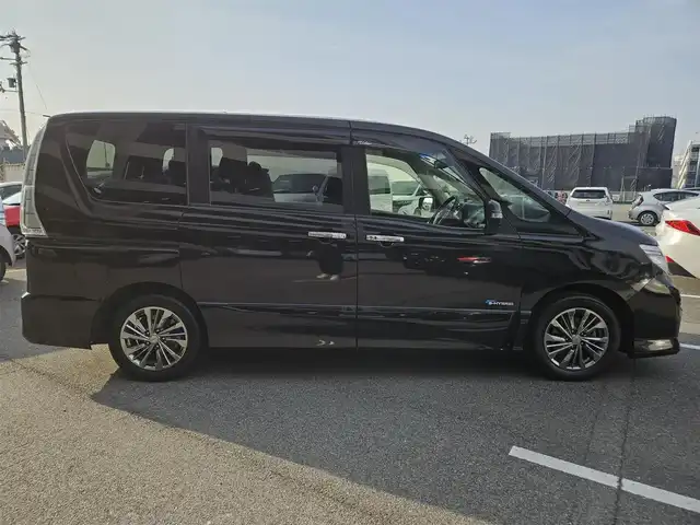 日産 セレナ ライダー BラインS HVAセーフ 福岡県 2015(平27)年 7.9万km ダイヤモンドブラック 純正ナビ/フルセグTV/両側パワースライドドア/専用アラウンドビューモニター/ビルトインETC/クルーズコントロール/フロント/バックソナー/衝突被害軽減ブレーキ/車線逸脱警報/踏み間違い衝突防止アシスト/LEDヘッドランプ/デュアルオートエアコン/革巻きステアリング/2列目折り畳み式パーソナルテーブル/純正16インチアルミホイール/スマートキー/イモビライザー/プッシュエンジンスターター/禁煙車