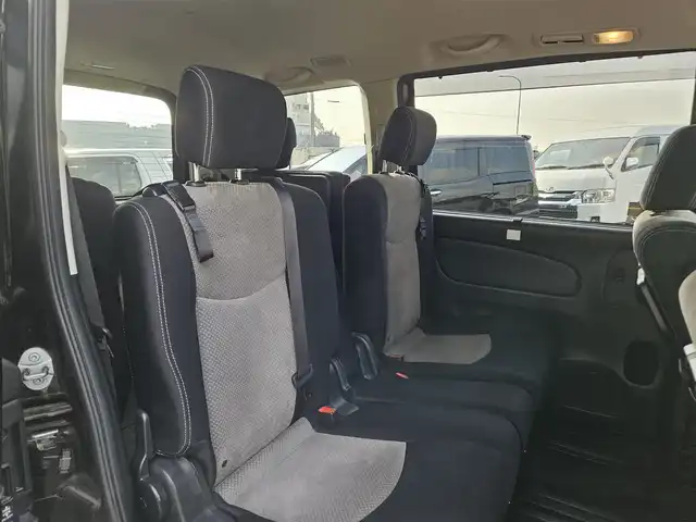 日産 セレナ ライダー BラインS HVAセーフ 福岡県 2015(平27)年 7.9万km ダイヤモンドブラック 純正ナビ/フルセグTV/両側パワースライドドア/専用アラウンドビューモニター/ビルトインETC/クルーズコントロール/フロント/バックソナー/衝突被害軽減ブレーキ/車線逸脱警報/踏み間違い衝突防止アシスト/LEDヘッドランプ/デュアルオートエアコン/革巻きステアリング/2列目折り畳み式パーソナルテーブル/純正16インチアルミホイール/スマートキー/イモビライザー/プッシュエンジンスターター/禁煙車