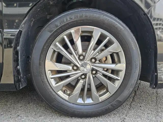 日産 セレナ ライダー BラインS HVAセーフ 福岡県 2015(平27)年 7.9万km ダイヤモンドブラック 純正ナビ/フルセグTV/両側パワースライドドア/専用アラウンドビューモニター/ビルトインETC/クルーズコントロール/フロント/バックソナー/衝突被害軽減ブレーキ/車線逸脱警報/踏み間違い衝突防止アシスト/LEDヘッドランプ/デュアルオートエアコン/革巻きステアリング/2列目折り畳み式パーソナルテーブル/純正16インチアルミホイール/スマートキー/イモビライザー/プッシュエンジンスターター/禁煙車