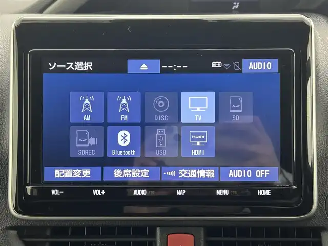 トヨタ ヴォクシー ハイブリッド ZS 煌Ⅱ 熊本県 2020(令2)年 5.7万km ブラック 禁煙車　/純正９インチナビ（ＣＤ・ＤＶＤ・フルセグ・ＢＴ・ＳＤ・ＵＳＢ・HDMI）/バックカメラ　/社外前後ドライブレコーダー　/純正フリップダウンモニター/ビルトインＥＴＣ２．０　/両側パワースライドドア　/クルーズコントロール/衝突軽減ブレーキ/横滑り防止/アイドリングストップ/前席シートヒーター/純正フロアマット/純正16インチAW/オートライト/オートマチックハイビーム/LEDヘッドライト/フォグライト/スマートキー/プッシュスタート/スペアキー1本