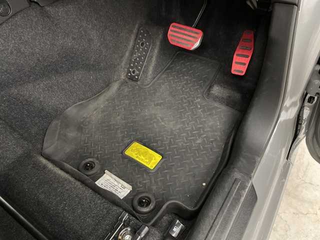 スズキ ジムニー XC 群馬県 2022(令4)年 2.4万km ミディアムグレー ４ＷＤターボ　アルパイン９型ディスプレイオーディオ　ＥＴＣ　ドラレコ　電子ミラー　衝突被害軽減システム　シートヒーター　クルーズコントロール　ダウンヒルアシスト　ＪＩＭＫＥＮＴＡＣマフラー　禁煙車