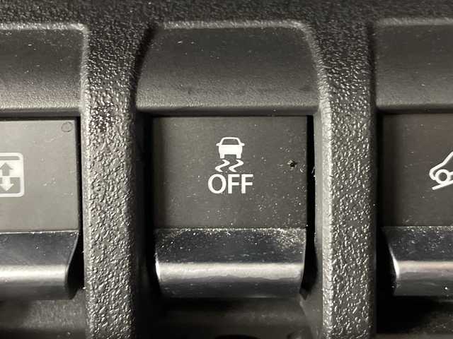 スズキ ジムニー XC 群馬県 2022(令4)年 2.4万km ミディアムグレー ４ＷＤターボ　アルパイン９型ディスプレイオーディオ　ＥＴＣ　ドラレコ　電子ミラー　衝突被害軽減システム　シートヒーター　クルーズコントロール　ダウンヒルアシスト　ＪＩＭＫＥＮＴＡＣマフラー　禁煙車