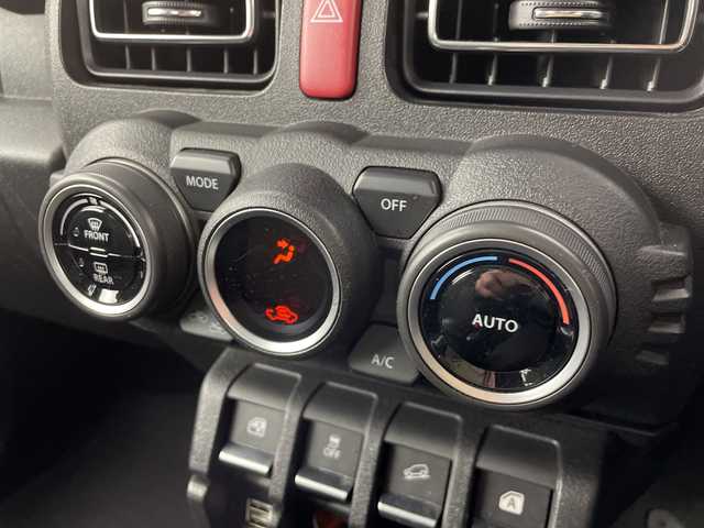 スズキ ジムニー XC 群馬県 2022(令4)年 2.4万km ミディアムグレー ４ＷＤターボ　アルパイン９型ディスプレイオーディオ　ＥＴＣ　ドラレコ　電子ミラー　衝突被害軽減システム　シートヒーター　クルーズコントロール　ダウンヒルアシスト　ＪＩＭＫＥＮＴＡＣマフラー　禁煙車