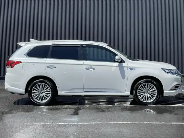 三菱,アウトランダーＰＨＥＶ,Gプラスパッケージ,全周囲カメラ サンR