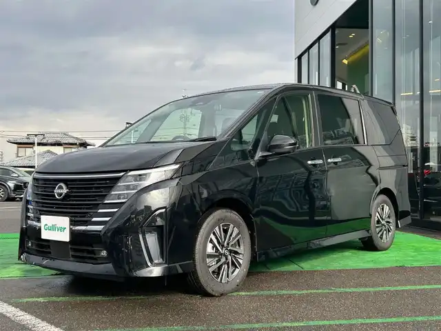 日産 セレナ e－パワー ハイウェイスター V 長崎県 2024(令6)年 0.2万km ダイヤモンドブラック /純正12.3型ナビ/（ＡＭ/ＦＭ/Bluetooth/フルセグTV）//全方位カメラ//両側パワースライドドア//プロパイロット//ナビ連動前後ドライブレコーダー//インテリジェントルームミラー//インテリジェントエマージェンシーブレーキ//ワイヤレス充電//純正ETC//オートエアコン//コーナーセンサー//LEDヘッドライト//オートライト/オートマチックハイビーム//スマートキー×２/プッシュスタート//純正16インチアルミホイール//純正フロアマット//USB入力端子//盗難防止装置