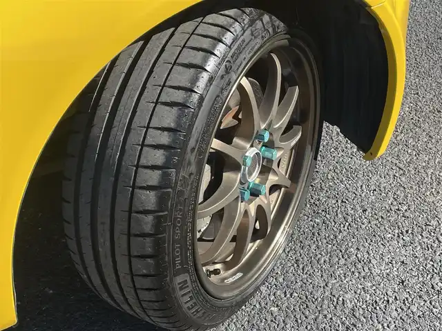 ホンダ Ｓ２０００ 千葉県 2001(平13)年 3.3万km インディイエローパール Y52P:インディイエローパール/OPレッドインテリア/レッドレザー/CE28N17インチAW/ガラススクリーン/レイズCE28N17インチAW/HIDヘッドライト/保証書/取扱説明書/スペアキー有