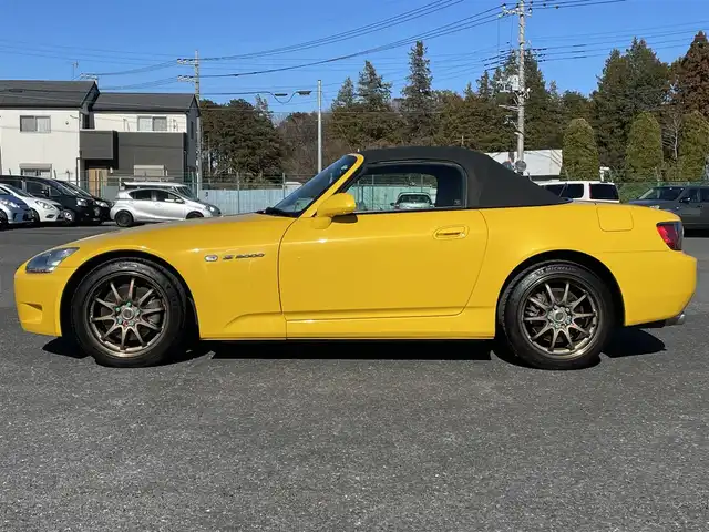 ホンダ Ｓ２０００ 千葉県 2001(平13)年 3.3万km インディイエローパール Y52P:インディイエローパール/OPレッドインテリア/レッドレザー/CE28N17インチAW/ガラススクリーン/レイズCE28N17インチAW/HIDヘッドライト/保証書/取扱説明書/スペアキー有