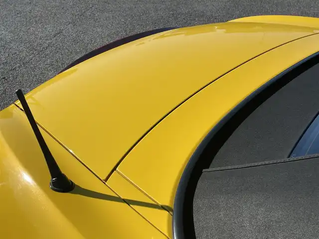 ホンダ Ｓ２０００ 千葉県 2001(平13)年 3.3万km インディイエローパール Y52P:インディイエローパール/OPレッドインテリア/レッドレザー/CE28N17インチAW/ガラススクリーン/レイズCE28N17インチAW/HIDヘッドライト/保証書/取扱説明書/スペアキー有