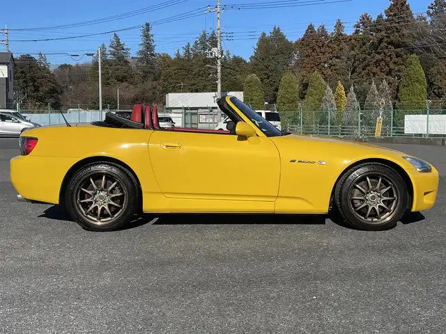 ホンダ Ｓ２０００ 千葉県 2001(平13)年 3.3万km インディイエローパール Y52P:インディイエローパール/OPレッドインテリア/レッドレザー/CE28N17インチAW/ガラススクリーン/レイズCE28N17インチAW/HIDヘッドライト/保証書/取扱説明書/スペアキー有