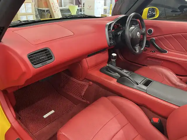 ホンダ Ｓ２０００ 千葉県 2001(平13)年 3.3万km インディイエローパール Y52P:インディイエローパール/OPレッドインテリア/レッドレザー/CE28N17インチAW/ガラススクリーン/レイズCE28N17インチAW/HIDヘッドライト/保証書/取扱説明書/スペアキー有
