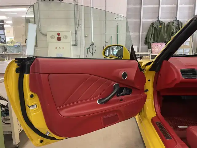 ホンダ Ｓ２０００ 千葉県 2001(平13)年 3.3万km インディイエローパール Y52P:インディイエローパール/OPレッドインテリア/レッドレザー/CE28N17インチAW/ガラススクリーン/レイズCE28N17インチAW/HIDヘッドライト/保証書/取扱説明書/スペアキー有