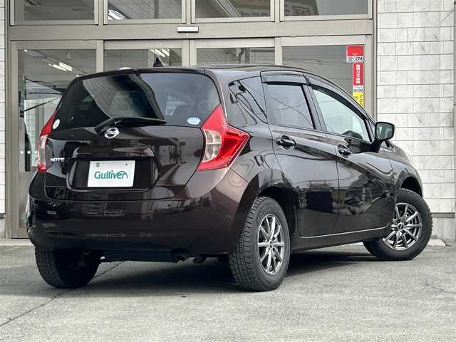 日産 ノート X FOUR 岩手県 2016(平28)年 8.9万km インペリアルアンバーP 衝突軽減装置 /純正エンジンスターター/プッシュスタート /スマートキー×2 /純正オーディオ /オートライト /リアワイパー/ドアバイザー /フロアマット/社外シートカバー /電格ミラー/横滑り防止装置 /保証書　取説