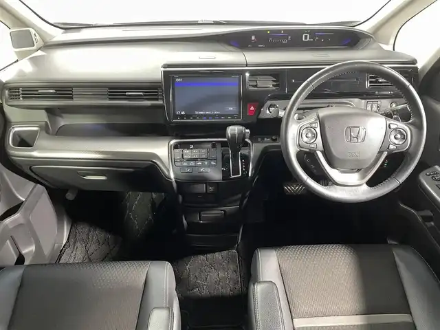 ホンダ ステップワゴン スパーダ クルスピセンシング 大阪府 2017(平29)年 5.5万km プレミアムスパークルブラックパール 純正ナビ(フルセグ/DVD再生/Bluetooth) 衝突軽減 後席モニター 両側パワースライドドア バックカメラ ETC レーダークルコン ハーフレザー シートヒーター ドラレコ パドルシフト