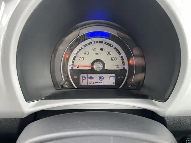 スズキ ハスラー G 富山県 2018(平30)年 7.4万km ピュアホワイトP 〇社外メモリナビ/〇フルセグTV/〇レーダーブレーキサポート/〇アイドリングストップシステム/〇シートヒーター/〇ベンチシート/〇LEDヘッドライト/〇社外１4インチアルミ（スタッドレス）/〇ウレタン製ステアリング/〇キーレス/プッシュスタート/〇禁煙車/〇純正ホイール付夏タイヤ4本有