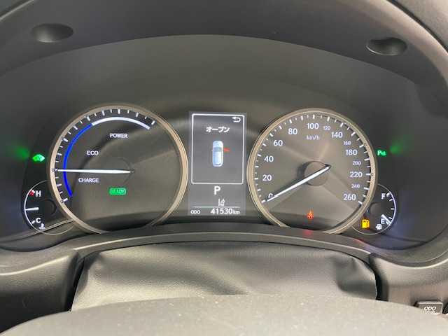 レクサス ＮＸ 300h Iパッケージ 宮城県 2018(平30)年 4.2万km プラチナムシルバーメタリック 純正SDナビ/レクサスセーフティーセンスプラス/・プリクラッシュセーフティシステム（衝突回避支援、被害軽減）/・レーンディパーチャーアラート/・キーピングアシスト/・オートマチック＆アダプティブハイビームシステム/・レーダークルーズコントロール/ブレーキホールド/パドルシフト/バックカメラ/コーナーセンサー/プッシュスタート/ETC2.0/ステアリングヒーター/レザーシート/シートメモリー/シートヒーター/3眼LEDヘッドライト/純正アルミ/純正フロアマット