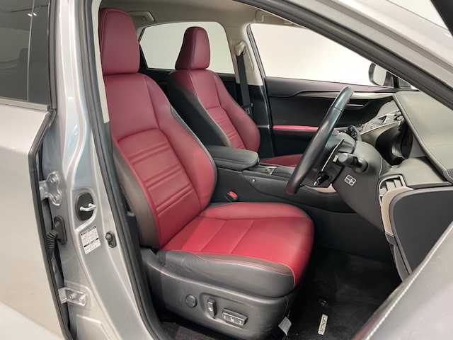 レクサス ＮＸ 300h Iパッケージ 宮城県 2018(平30)年 4.2万km プラチナムシルバーメタリック 純正SDナビ/レクサスセーフティーセンスプラス/・プリクラッシュセーフティシステム（衝突回避支援、被害軽減）/・レーンディパーチャーアラート/・キーピングアシスト/・オートマチック＆アダプティブハイビームシステム/・レーダークルーズコントロール/ブレーキホールド/パドルシフト/バックカメラ/コーナーセンサー/プッシュスタート/ETC2.0/ステアリングヒーター/レザーシート/シートメモリー/シートヒーター/3眼LEDヘッドライト/純正アルミ/純正フロアマット