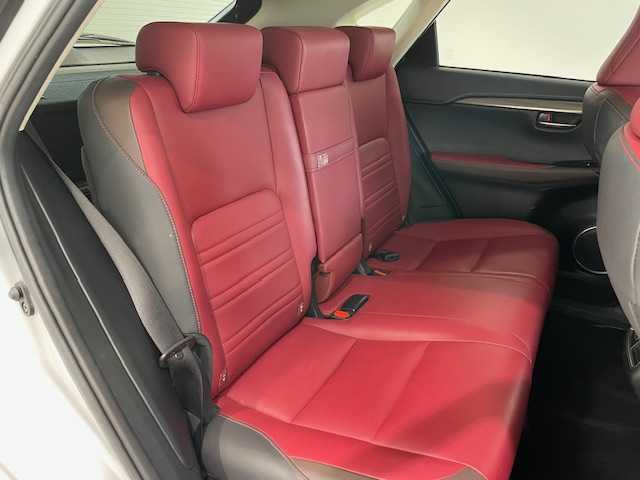 レクサス ＮＸ 300h Iパッケージ 宮城県 2018(平30)年 4.2万km プラチナムシルバーメタリック 純正SDナビ/レクサスセーフティーセンスプラス/・プリクラッシュセーフティシステム（衝突回避支援、被害軽減）/・レーンディパーチャーアラート/・キーピングアシスト/・オートマチック＆アダプティブハイビームシステム/・レーダークルーズコントロール/ブレーキホールド/パドルシフト/バックカメラ/コーナーセンサー/プッシュスタート/ETC2.0/ステアリングヒーター/レザーシート/シートメモリー/シートヒーター/3眼LEDヘッドライト/純正アルミ/純正フロアマット
