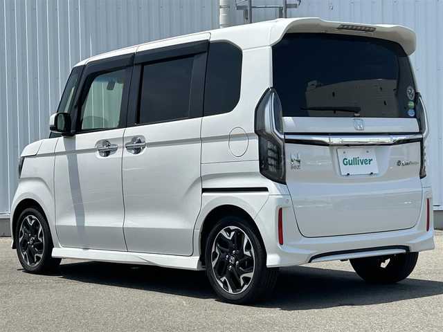 ホンダ Ｎ ＢＯＸ カスタム G L ターボ ホンダセンシング 愛媛県 2018(平30)年 4.2万km プラチナホワイトパール 社外ナビ/両側パワースライドドア/パドルシフト/ハーフレザー/ドラレコ/オートライト/ETC/LED/コーナーセンサー後/Bカメラ/クルーズコントロール/純正フロアマット/純正１５AW/ベンチシート/横滑り防止装置/スマートキー/スペアキー/レーンキープアシスト/USB