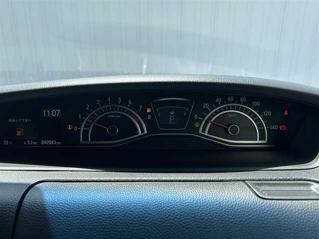 ホンダ Ｎ ＢＯＸ カスタム G L ターボ ホンダセンシング 愛媛県 2018(平30)年 4.2万km プラチナホワイトパール 社外ナビ/両側パワースライドドア/パドルシフト/ハーフレザー/ドラレコ/オートライト/ETC/LED/コーナーセンサー後/Bカメラ/クルーズコントロール/純正フロアマット/純正１５AW/ベンチシート/横滑り防止装置/スマートキー/スペアキー/レーンキープアシスト/USB
