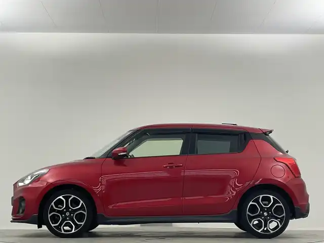 スズキ スイフト スポーツ セーフティPKG 埼玉県 2018(平30)年 4.9万km バーニングレッドPM 純正８インチナビ　フルセグＴＶ　Ｂｌｕｅｔｏｏｔｈ　全方位カメラ　シートヒーター　レーダークルーズコントロール　レーンアシスト　パドルシフト　衝突軽減システム　ドライブレコーダー　ビルトインＥＴＣ