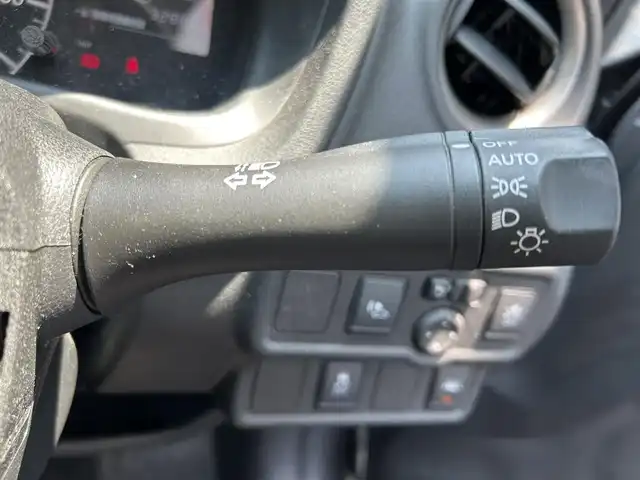 日産 ノート e－パワー X Vセレクション 佐賀県 2020(令2)年 3.3万km ダークメタルグレー エマージェンシーブレーキ/車線逸脱警報/車線逸脱防止支援システム/前後コーナーセンサー/デジタルルームミラー/社外ナビ/・アラウンドビューモニター/・BT/FM/AM/LEDヘッドライト/オートライト/ハイビームアシスト/プッシュスタート/社外16インチアルミホイール/ETC/ISOFIX/保証書