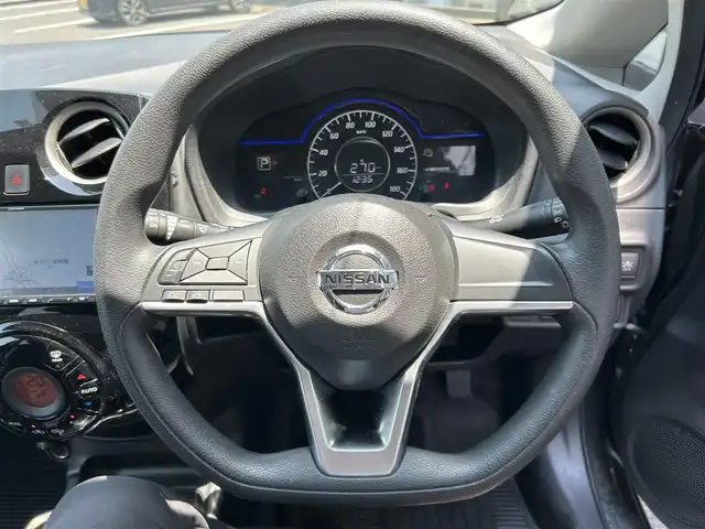 日産 ノート e－パワー X Vセレクション 佐賀県 2020(令2)年 3.3万km ダークメタルグレー エマージェンシーブレーキ/車線逸脱警報/車線逸脱防止支援システム/前後コーナーセンサー/デジタルルームミラー/社外ナビ/・アラウンドビューモニター/・BT/FM/AM/LEDヘッドライト/オートライト/ハイビームアシスト/プッシュスタート/社外16インチアルミホイール/ETC/ISOFIX/保証書
