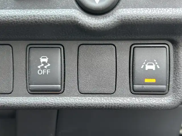 日産 ノート e－パワー X Vセレクション 佐賀県 2020(令2)年 3.3万km ダークメタルグレー エマージェンシーブレーキ/車線逸脱警報/車線逸脱防止支援システム/前後コーナーセンサー/デジタルルームミラー/社外ナビ/・アラウンドビューモニター/・BT/FM/AM/LEDヘッドライト/オートライト/ハイビームアシスト/プッシュスタート/社外16インチアルミホイール/ETC/ISOFIX/保証書