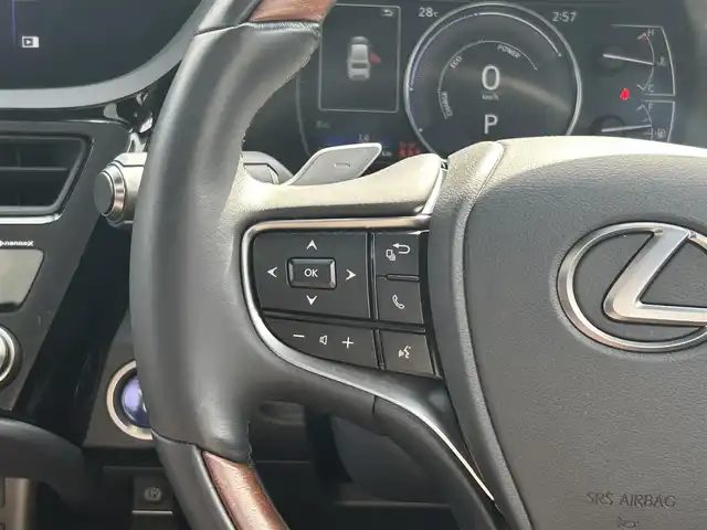 レクサス ＥＳ 300h バージョンL 福島県 2022(令4)年 0.4万km ソニッククロム ワンオーナー/純正ナビ（フルセグ/Buetooth/AM/FM/CD/DVD）/レーダークルーズコントロール/アラウンドビューモニター/デジタルアウターミラー/ドライブレコーダー（前後）/ビルドイン2.0ETC/パワーシート（D/N）/シートヒーター/エアーシート（D/N）/ハンドルヒーター/パドルシフト/電動パーキングブレーキ/オートLEDライト/サンルーフ/車線逸脱防止/プリクラッシュセーフティ/パワーバックドア/スペアキー×２/純正フロアマット/車両取扱説明書/保証書