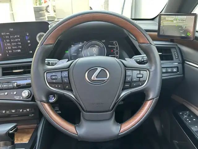 レクサス ＥＳ 300h バージョンL 福島県 2022(令4)年 0.4万km ソニッククロム ワンオーナー/サンルーフ/純正メモリナビ/　【フルセグ/CD/DVD/BT/MSV/SD/USB】/バックカメラ/全周囲カメラ/リアコントロールパネル/前席パワーシート/全席シートヒーター/前席エアシート/ステアリングスイッチ/パドルシフト/レーダークルーズコントロール/ステアリングヒーター/デジタルインナーミラー/デジタルアウターミラー/ビルトインETC2.0/ドライブレコーダー前後/レーンキープアシスト/パーキングアシスト/コーナーセンサー/パワーバックドア/ブラインドスポットモニター/ヘッドアップディスプレイ/衝突軽減システム/横滑り防止機能/LEDヘッドライト（AUTO機能付き）/　・フォグランプ/オートマチックハイビーム