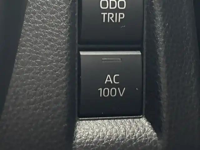 トヨタ ハリアー ハイブリッド Z レザーパッケージ 道央・札幌 2021(令3)年 2.7万km ホワイトパールクリスタルシャイン ・４WD/・モデリスタエアロ/・モデリスタ20インチAW/・JBLサウンド/・純正ディスプレイオーディオ/　BT/USB/Miracast/フルセグ/・パノラミックビューモニター/・デジタルインナーミラー/・ビルトインETC2.0/・AC100V/・トヨタセーフティセンス/・プリクラッシュセーフティ/・レーダークルーズコントロール/・レーンキープアシスト/・オートハイビーム/・クリアランスソナー/・BSM/・HUD/・RCTA/・RSA/・レザーシート/・前席パワーシート/・前席エア/シートヒーター/・パワーバックドア/・LEDヘッドライト/・フォグライト/・オートライト/・プッシュスタート/・スマートキー/・純正フロアマット/・ドアバイザー