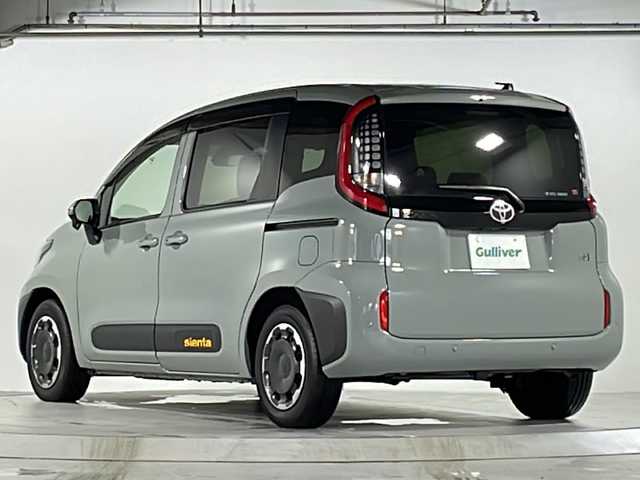 トヨタ シエンタ ハイブリッド Z 広島県 2024(令6)年 1万km アーバンカーキ トヨタセーフティセンス/・プリクラッシュセーフティ/・レーンディパーチャーアラート/・レーダークルーズコントロール/・オートマチックハイビーム/・ロードサインアシスト/・レーントレーシングアシスト/・先行車発進告知/横滑り防止/盗難防止/コーナーセンサー/純正ディスプレイオーディオ/・ナビ機能/BT/USB/バックカメラ/革巻きステアリング/オートライト/ステアリングスイッチ/純正フロアマット/プッシュスタート/スマートキー/両側パワスラ/D/Nシートヒーター/LEDヘッドライト/ウォークスルー/フルフラットシート/ドライブモード/ETC2.0