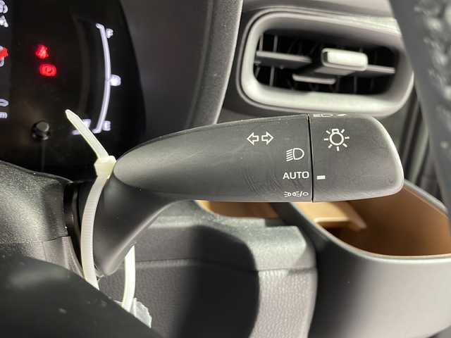 トヨタ シエンタ ハイブリッド Z 広島県 2024(令6)年 1万km アーバンカーキ トヨタセーフティセンス/・プリクラッシュセーフティ/・レーンディパーチャーアラート/・レーダークルーズコントロール/・オートマチックハイビーム/・ロードサインアシスト/・レーントレーシングアシスト/・先行車発進告知/横滑り防止/盗難防止/コーナーセンサー/純正ディスプレイオーディオ/・ナビ機能/BT/USB/バックカメラ/革巻きステアリング/オートライト/ステアリングスイッチ/純正フロアマット/プッシュスタート/スマートキー/両側パワスラ/D/Nシートヒーター/LEDヘッドライト/ウォークスルー/フルフラットシート/ドライブモード/ETC2.0