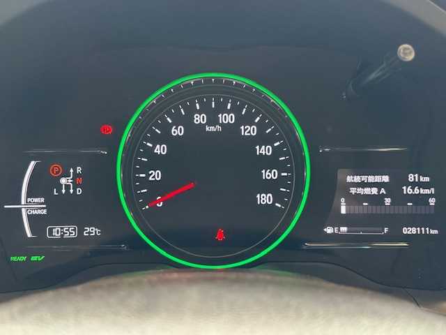 ホンダ ヴェゼル ハイブリッド RS ホンダセンシング 埼玉県 2018(平30)年 2.9万km プラチナホワイトパール ホンダセンシング/純正メモリーナビ/ CD/DVD/BT/フルセグ/USB/バックカメラ/ハーフレザーシート/シートヒーター/レーダークルーズコントロール/レーンキープアシスト/純正18インチアルミホイール/パドルシフト/LEDヘッドライト/ETC/スマートキー/禁煙車