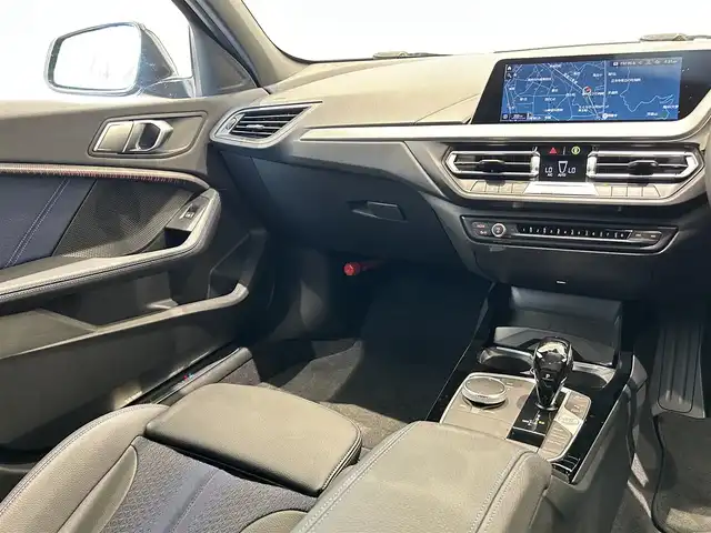 ＢＭＷ ＢＭＷ １１８ｄ Mスポーツ EDジョイ+ 福岡県 2020(令2)年 1.4万km サファイアブラックP 純正ナビ　/バックカメラ　/前後クリアランスソナー　/ハーフレザーシート　/パワーシート　/ＡＣＣ　/ＢＳＭ　/レーンキープ　/ＣａｒＰｌａｙ　/ワイヤレス充電　/パワーバックドア　/ＬＥＤライト　/スマートキー　/ＥＴＣ