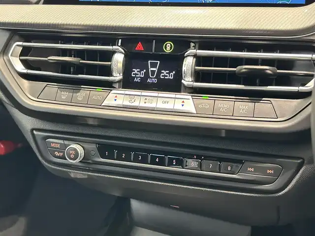 ＢＭＷ ＢＭＷ １１８ｄ Mスポーツ EDジョイ+ 福岡県 2020(令2)年 1.4万km サファイアブラックP 純正ナビ　/バックカメラ　/前後クリアランスソナー　/ハーフレザーシート　/パワーシート　/ＡＣＣ　/ＢＳＭ　/レーンキープ　/ＣａｒＰｌａｙ　/ワイヤレス充電　/パワーバックドア　/ＬＥＤライト　/スマートキー　/ＥＴＣ