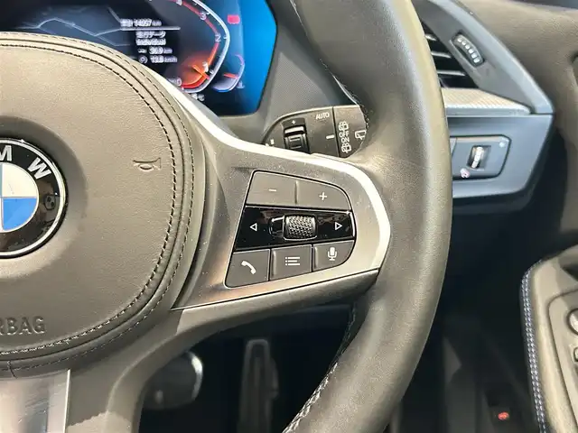 ＢＭＷ ＢＭＷ １１８ｄ Mスポーツ EDジョイ+ 福岡県 2020(令2)年 1.4万km サファイアブラックP 純正ナビ　/バックカメラ　/前後クリアランスソナー　/ハーフレザーシート　/パワーシート　/ＡＣＣ　/ＢＳＭ　/レーンキープ　/ＣａｒＰｌａｙ　/ワイヤレス充電　/パワーバックドア　/ＬＥＤライト　/スマートキー　/ＥＴＣ