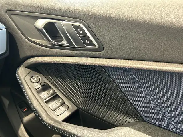 ＢＭＷ ＢＭＷ １１８ｄ Mスポーツ EDジョイ+ 福岡県 2020(令2)年 1.4万km サファイアブラックP 純正ナビ　/バックカメラ　/前後クリアランスソナー　/ハーフレザーシート　/パワーシート　/ＡＣＣ　/ＢＳＭ　/レーンキープ　/ＣａｒＰｌａｙ　/ワイヤレス充電　/パワーバックドア　/ＬＥＤライト　/スマートキー　/ＥＴＣ