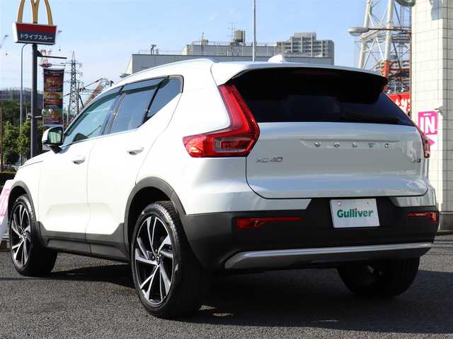 ボルボ ボルボ ＸＣ４０ アルティメット B4 AWD 神奈川県 2022(令4)年 0.2万km パール ワンオーナー/純正ナビ/全周囲バックカメラ/アイドリングストップ/クルーズコントロール/ドアバイザー/プッシュスタート/パワーバックドア/ETC2.0/LEDヘッドライト/ドラレコ（前後）/保証書/スペアスマートキー