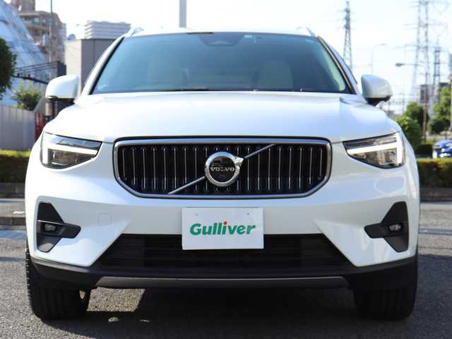 ボルボ ボルボ ＸＣ４０ アルティメット B4 AWD 神奈川県 2022(令4)年 0.2万km パール ワンオーナー/純正ナビ/全周囲バックカメラ/アイドリングストップ/クルーズコントロール/ドアバイザー/プッシュスタート/パワーバックドア/ETC2.0/LEDヘッドライト/ドラレコ（前後）/保証書/スペアスマートキー